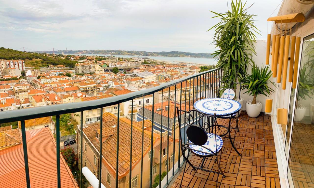 Ideally Located With Perfect Views Algés Exterior foto